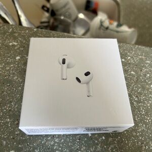 AirPods 3 magsafe charging case